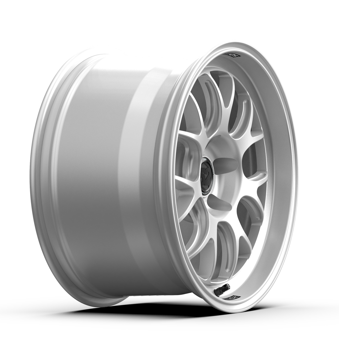 Fifteen52 Apex RSR Radiant Silver