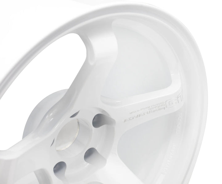 Advan Racing GT Beyond 18x9.5 +38 5x120 - Racing White