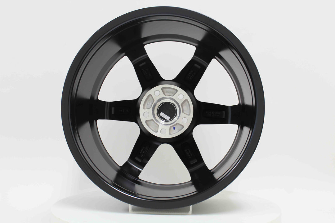 MT01 - Glossy Black - 18x8.5 5x114.3 Offset +35