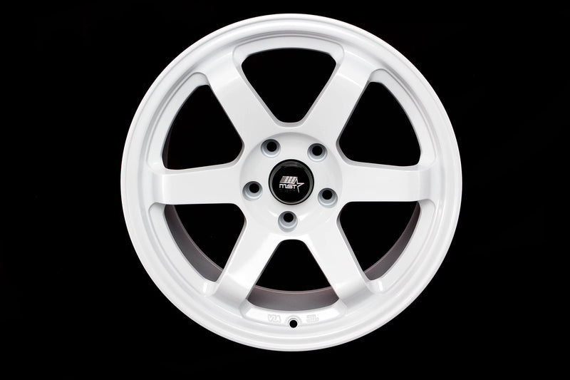 MT01 - Glossy White - 17x9.0 5x114.3 Offset +35
