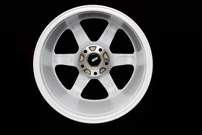 MT01 - Glossy White - 17x9.0 5x114.3 Offset +35