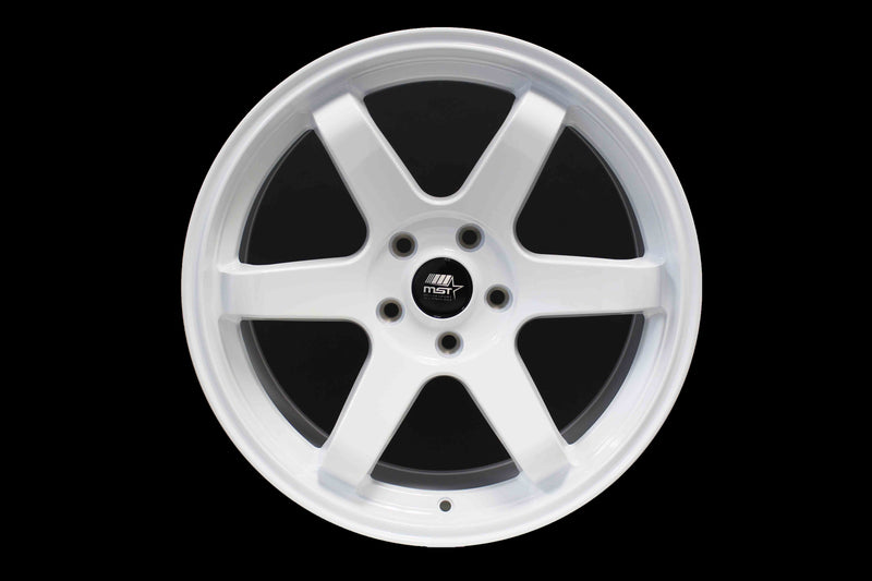 MT01 - Glossy White - 18x8.5 5x114.3 Offset +35