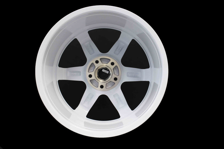 MT01 - Glossy White - 18x8.5 5x114.3 Offset +35
