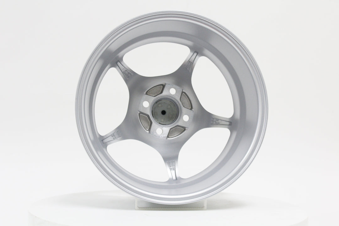 MT46 - Glossy Silver - 15x7.0 4x100 Offset +35