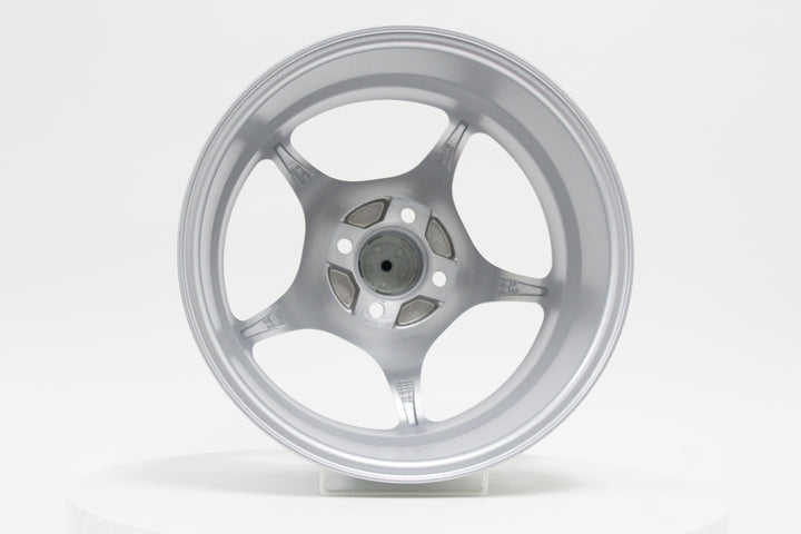 MT46 - Glossy Silver - 15x7.0 4x100 Offset +35