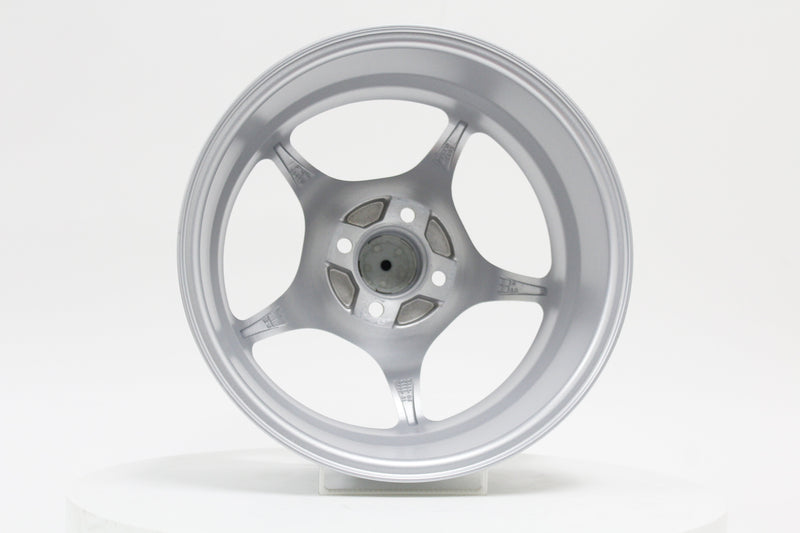 MT46 - Glossy Silver - 15x7.0 4x100 Offset +35